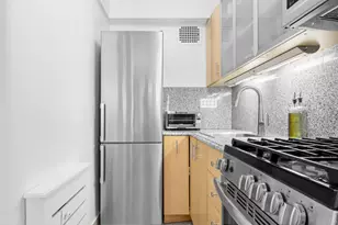 200 E 36th St, New York, NY 10016 - Photo 3