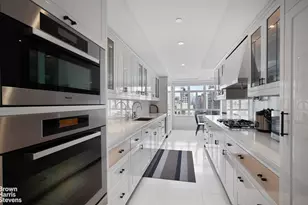 21 E 61st St, New York City, NY 10065 - Photo 7