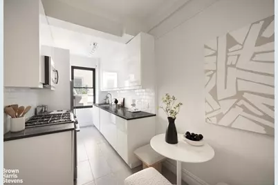 128 Central Park S #15D, New York City, NY 10019 - Photo 5