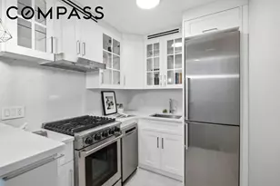 166 E 61st St, New York, NY 10065 - Photo 7