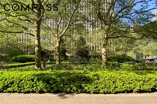 300 E 33rd St, New York City, NY 10016 - Photo 15