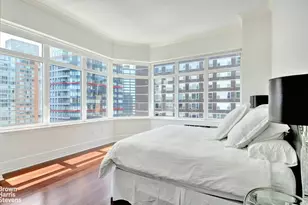 300 E 55th St, New York City, NY 10022 - Photo 5
