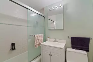 333 E 46th St, New York City, NY 10017 - Photo 5