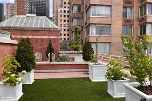 350 W 50th St, New York City, NY 10019 - Photo 11