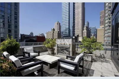 247 W 46th Street #2705, New York, NY 10036 - Photo 11