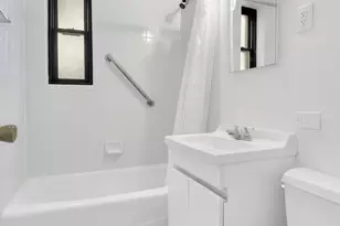 81 Bedford St, New York, NY 10014 - Photo 13