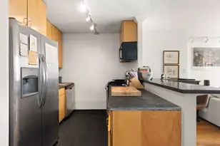 222 W 14th St, New York City, NY 10011 - Photo 5