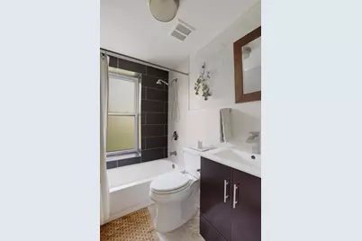 10 Roosevelt Place, New York City, NY 11233 - Photo 9