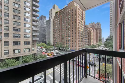250 E 40th Street #5CD, New York, NY 10016 - Photo 11