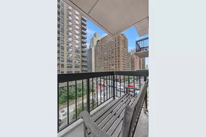 250 E 40th Street #5CD, New York, NY 10016 - Photo 3