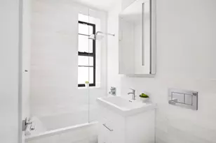40 Stuyvesant St, New York, NY 10003 - Photo 21