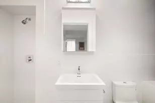 40 Stuyvesant St, New York, NY 10003 - Photo 13