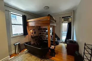 318 W 106th St, New York City, NY 10025 - Photo 1