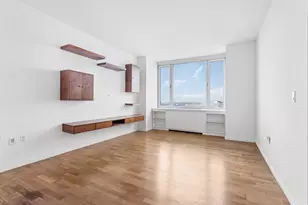 635 W 42nd St, New York City, NY 10036 - Photo 3