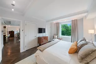 160 Central Park S, New York City, NY 10019 - Photo 5