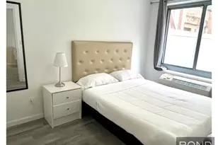 521 W 48th St, New York City, NY 10019 - Photo 3