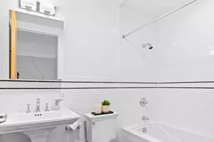 38 Warren St, New York City, NY 10013 - Photo 13