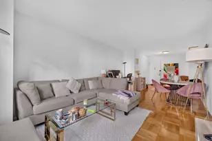 300 E 40th St, New York City, NY 10016 - Photo 13