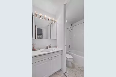 300 E 40th Street #9G, New York City, NY 10016 - Photo 9
