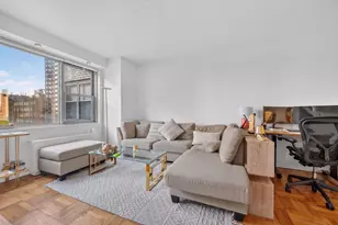 300 E 40th St, New York City, NY 10016 - Photo 3