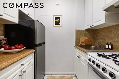 211 E 53rd Street #12H, New York City, NY 10022 - Photo 3