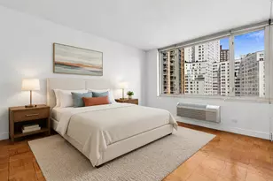 130 W 67th St, New York, NY 10023 - Photo 3