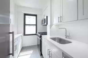 240 E 76th St, New York City, NY 10021 - Photo 1