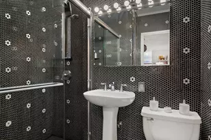 252 W 20th St, New York City, NY 10011 - Photo 5