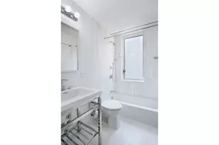 245 E 54th St, New York City, NY 10022 - Photo 13