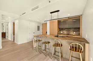400 W 38th St, New York, NY 10018 - Photo 1