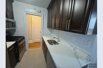 32-15 35th Street #F5, New York City, NY 11106 - Photo 3