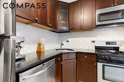 220 E 57th Street #9F, New York, NY 10022 - Photo 5