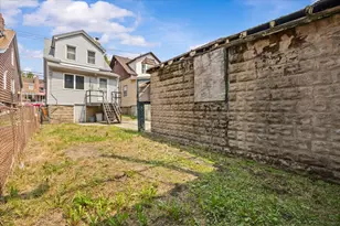 2820 Voorhies Ave, Brooklyn, NY 11235 - Photo 17