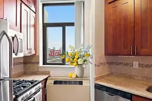 303 E 43rd St, New York, NY 10017 - Photo 3