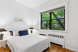 230 E 52nd St, New York, NY 10022 - Photo 1