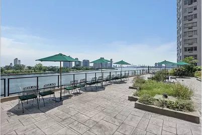 25 Sutton Place S #5F, New York City, NY 10022 - Photo 15
