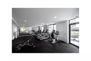 25-21 43rd Ave, Long Island City, NY 11101 - Photo 9