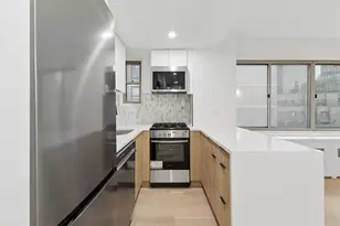225 E 46th St, New York City, NY 10017 - Photo 7