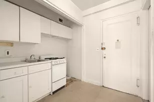 410 W 24th St, New York City, NY 10011 - Photo 5