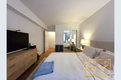 327 W 30th Street #2J, New York, NY 10001 - Photo 5