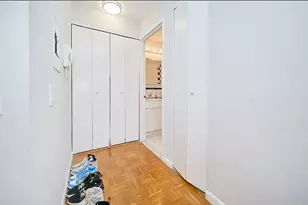 337 W 43rd St, New York City, NY 10036 - Photo 3