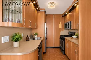 63A Country Dr E, New York City, NY 10314 - Photo 11
