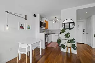 301 W 110th St, New York City, NY 10026 - Photo 3