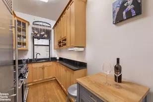 102 W 75th St, New York, NY 10023 - Photo 5