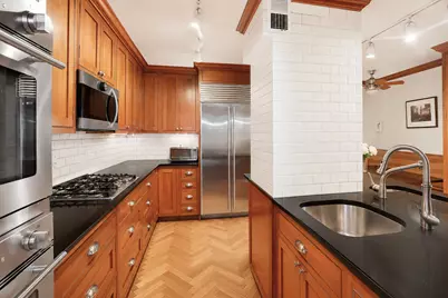 155 W 68th Street #404, New York, NY 10023 - Photo 11