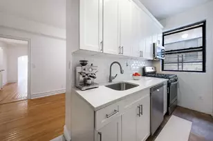 27 W 96th St, New York City, NY 10025 - Photo 3