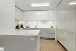 322 W 57th St, New York City, NY 10019 - Photo 3