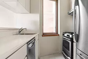 235 E 40th St, New York City, NY 10016 - Photo 11