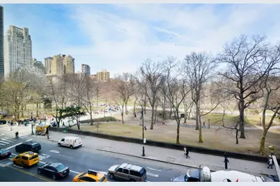 160 Central Park S #414, New York, NY 10019 - Photo 1