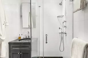 23 E 37th St, New York City, NY 10016 - Photo 9
